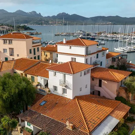 Centro La Torre Sul Porto *